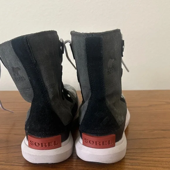 Sorel Women's Gray and Black Winter Boots - Picture 4 of 5